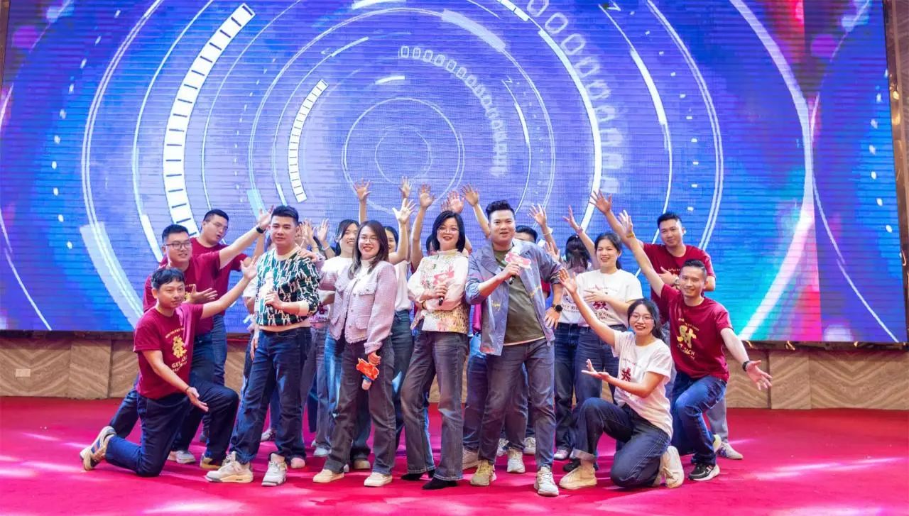 拓路前行·領跑未來 | 集團2023年度總結會暨2024迎新晚會圓滿結束!(圖21) 拓路前行·領跑未來 | 集團2023年度總結會暨2024迎新晚會圓滿結束!(圖21)