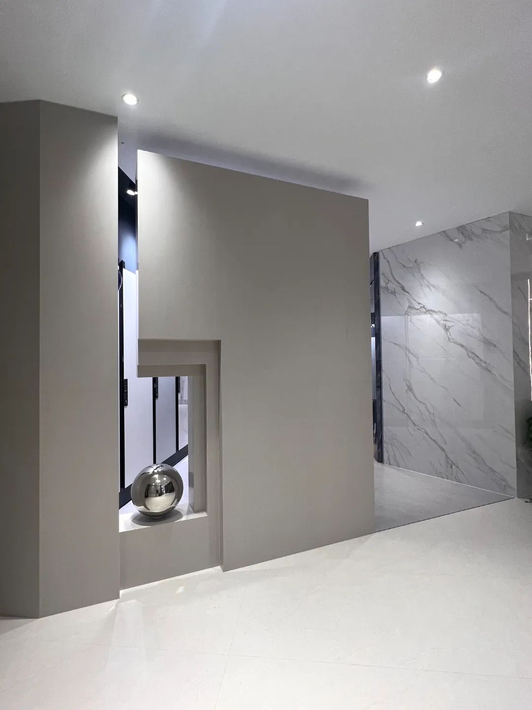 終端風采 | 強輝東陽旗艦店,現代時尚,以素色致敬生活(圖5) 終端風采 | 強輝東陽旗艦店,現代時尚,以素色致敬生活(圖5)