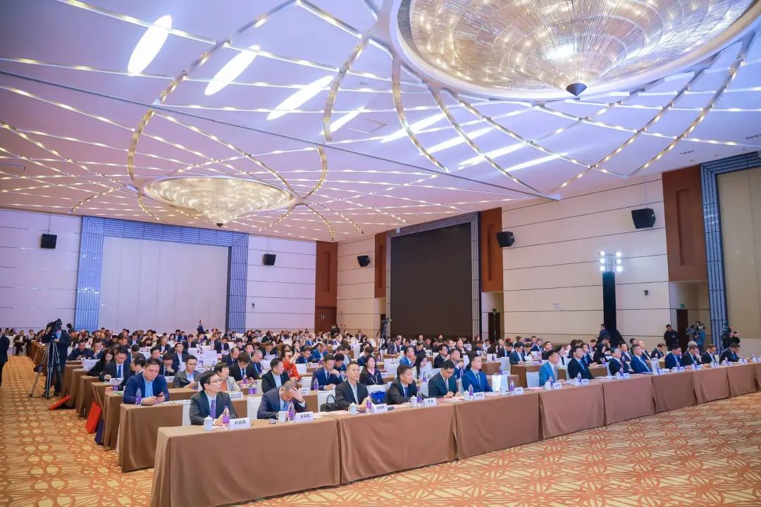 榮譽(yù)時(shí)刻 | 強(qiáng)輝精工瓷磚上榜“有家就有佛山造”產(chǎn)業(yè)IP品牌企業(yè)(圖2) 榮譽(yù)時(shí)刻 | 強(qiáng)輝精工瓷磚上榜“有家就有佛山造”產(chǎn)業(yè)IP品牌企業(yè)(圖2)