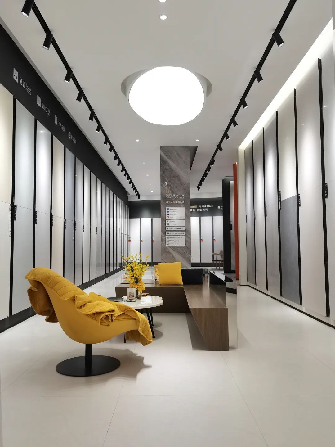 終端風采 | 強輝淮南旗艦店,中性格調(diào),以藝術裝點設計(圖11) 終端風采 | 強輝淮南旗艦店,中性格調(diào),以藝術裝點設計(圖11)