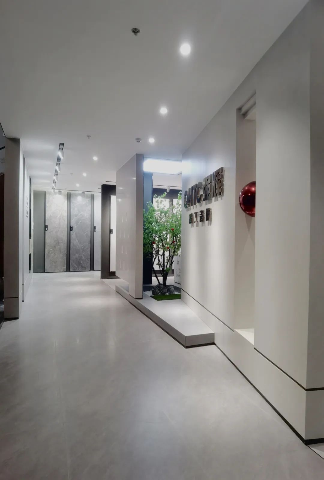 終端風(fēng)采 | 強輝福州旗艦店,邂逅愜意如詩的藝術(shù)空間(圖7) 終端風(fēng)采 | 強輝福州旗艦店,邂逅愜意如詩的藝術(shù)空間(圖7)