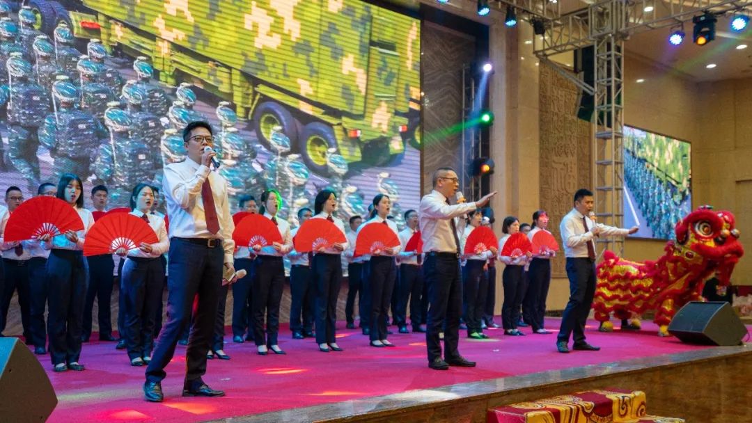 金虎迎新·領(lǐng)跑2022 | 集團年度總結(jié)會暨新年晚會完美落幕!(圖12) 金虎迎新·領(lǐng)跑2022 | 集團年度總結(jié)會暨新年晚會完美落幕!(圖12)