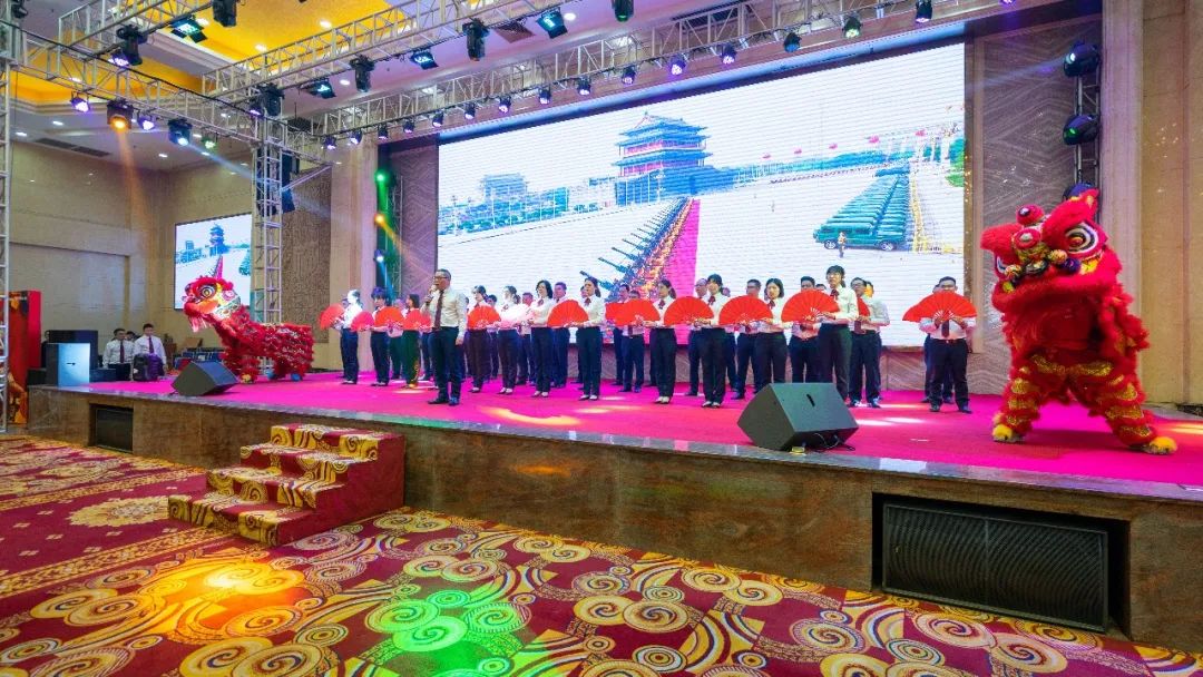 金虎迎新·領(lǐng)跑2022 | 集團年度總結(jié)會暨新年晚會完美落幕!(圖14) 金虎迎新·領(lǐng)跑2022 | 集團年度總結(jié)會暨新年晚會完美落幕!(圖14)