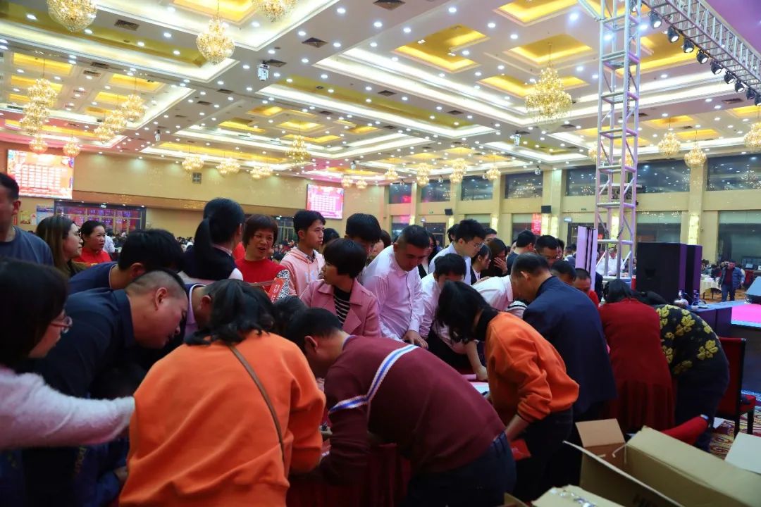 金虎迎新·領(lǐng)跑2022 | 集團年度總結(jié)會暨新年晚會完美落幕!(圖23) 金虎迎新·領(lǐng)跑2022 | 集團年度總結(jié)會暨新年晚會完美落幕!(圖23)