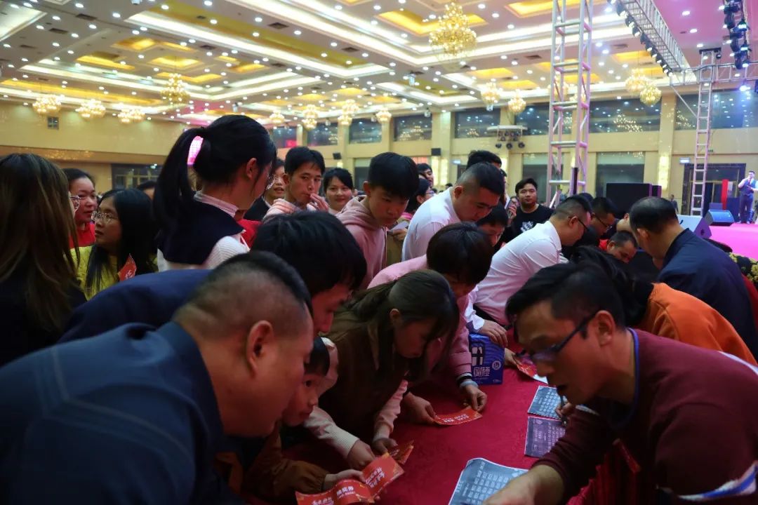 金虎迎新·領(lǐng)跑2022 | 集團年度總結(jié)會暨新年晚會完美落幕!(圖24) 金虎迎新·領(lǐng)跑2022 | 集團年度總結(jié)會暨新年晚會完美落幕!(圖24)