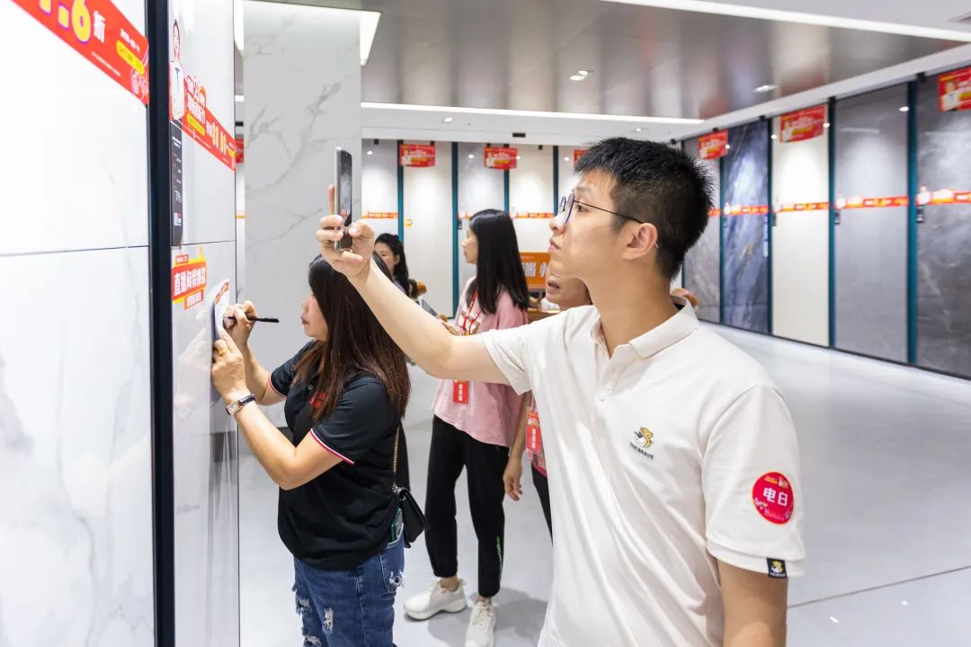 燃爆!強(qiáng)輝21周年摯友音樂(lè)節(jié)圓滿收官(圖15) 燃爆!強(qiáng)輝21周年摯友音樂(lè)節(jié)圓滿收官(圖15)