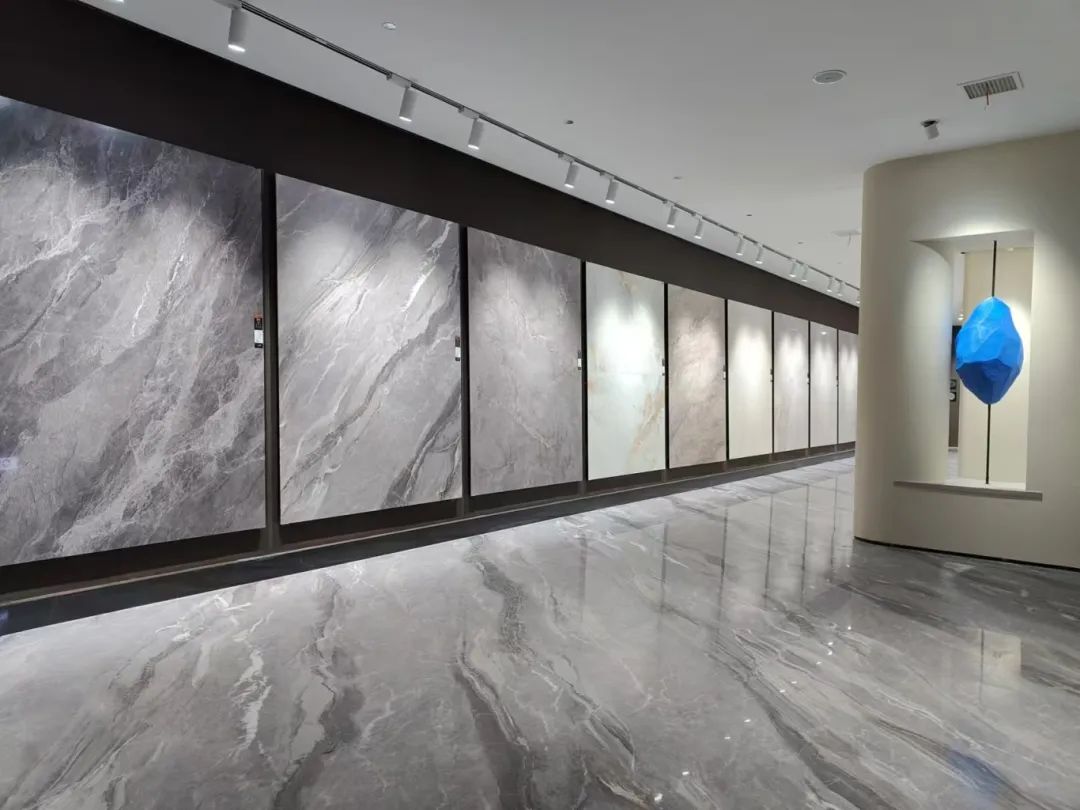 終端風采 | 強輝聊城旗艦店，沉浸式體驗現(xiàn)代高端設計美學(圖6)