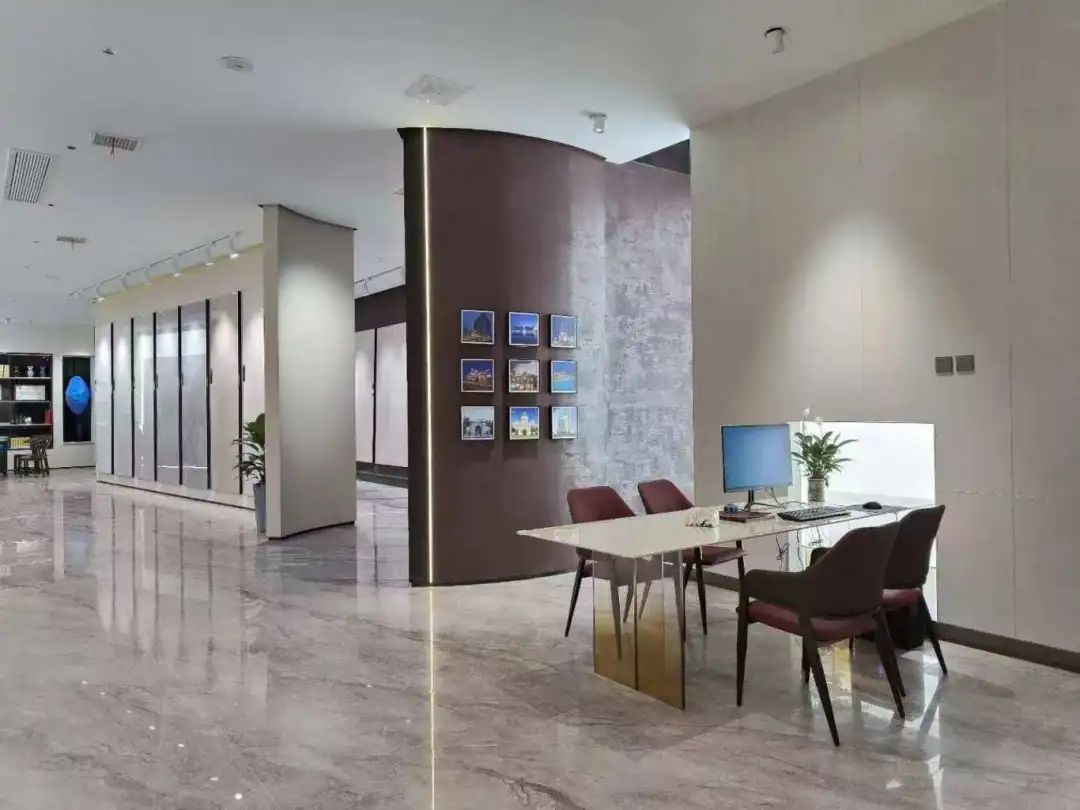 終端風采 | 強輝聊城旗艦店，沉浸式體驗現(xiàn)代高端設計美學(圖7)