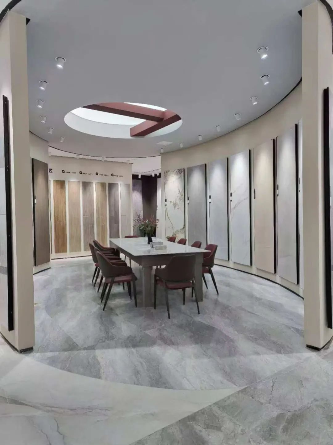 終端風采 | 強輝聊城旗艦店，沉浸式體驗現(xiàn)代高端設計美學(圖8)