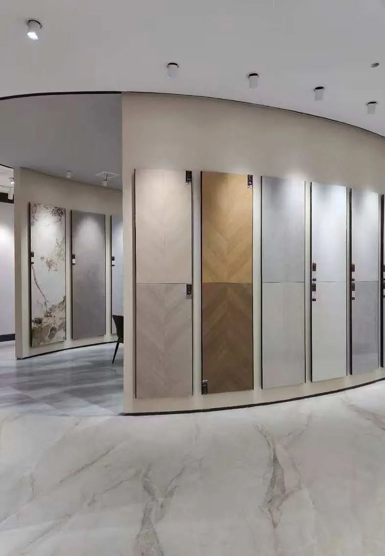 終端風采 | 強輝聊城旗艦店，沉浸式體驗現(xiàn)代高端設計美學(圖12)