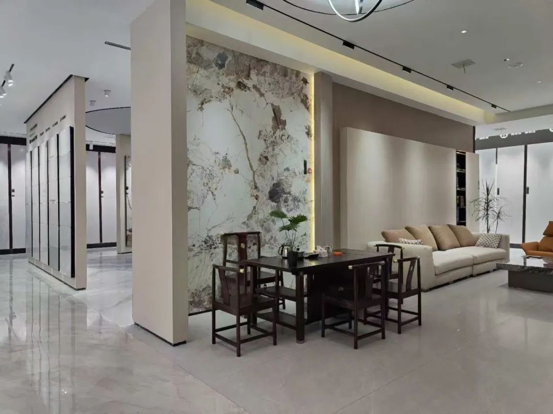 終端風采 | 強輝聊城旗艦店，沉浸式體驗現(xiàn)代高端設計美學(圖16)