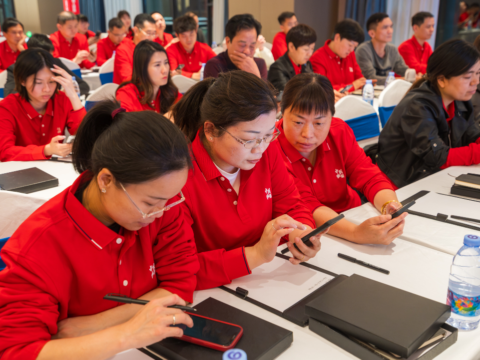 聚勢共鑒?標桿領航 | 強輝2025區域培訓峰會暨美學賦能行動晉江站圓滿落幕(圖10)