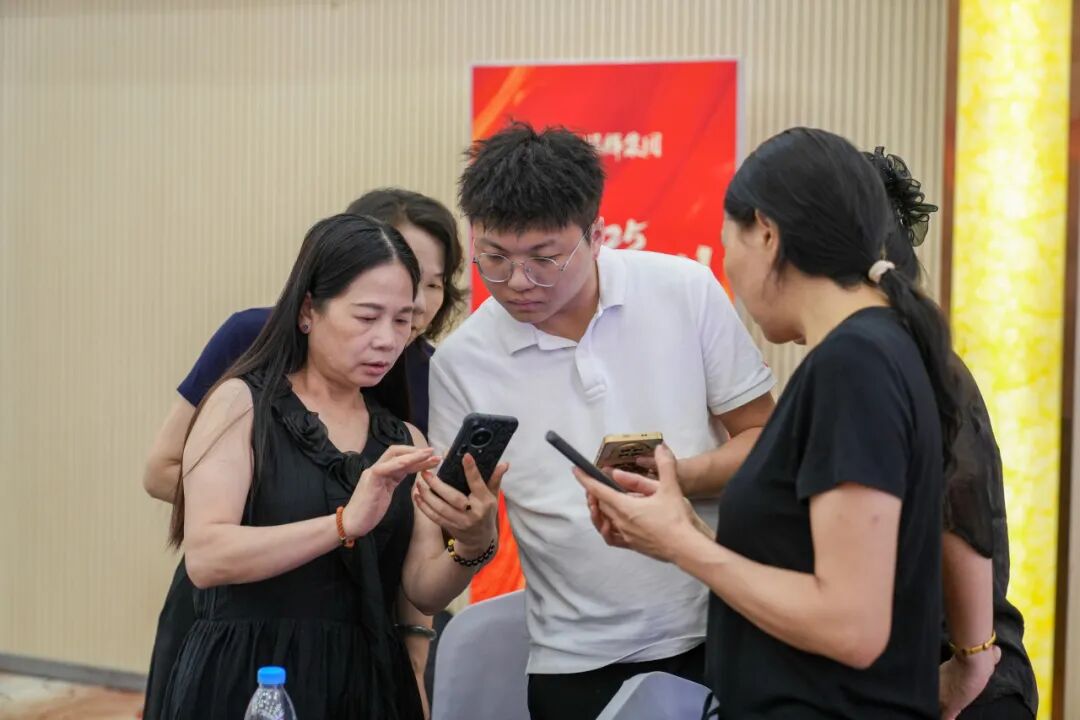 專業賦能,共促成長 | 強輝2025星推官計劃特訓營圓滿收官(圖14) 專業賦能,共促成長 | 強輝2025星推官計劃特訓營圓滿收官(圖14)